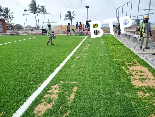 Travaux de terrain de football ⚽